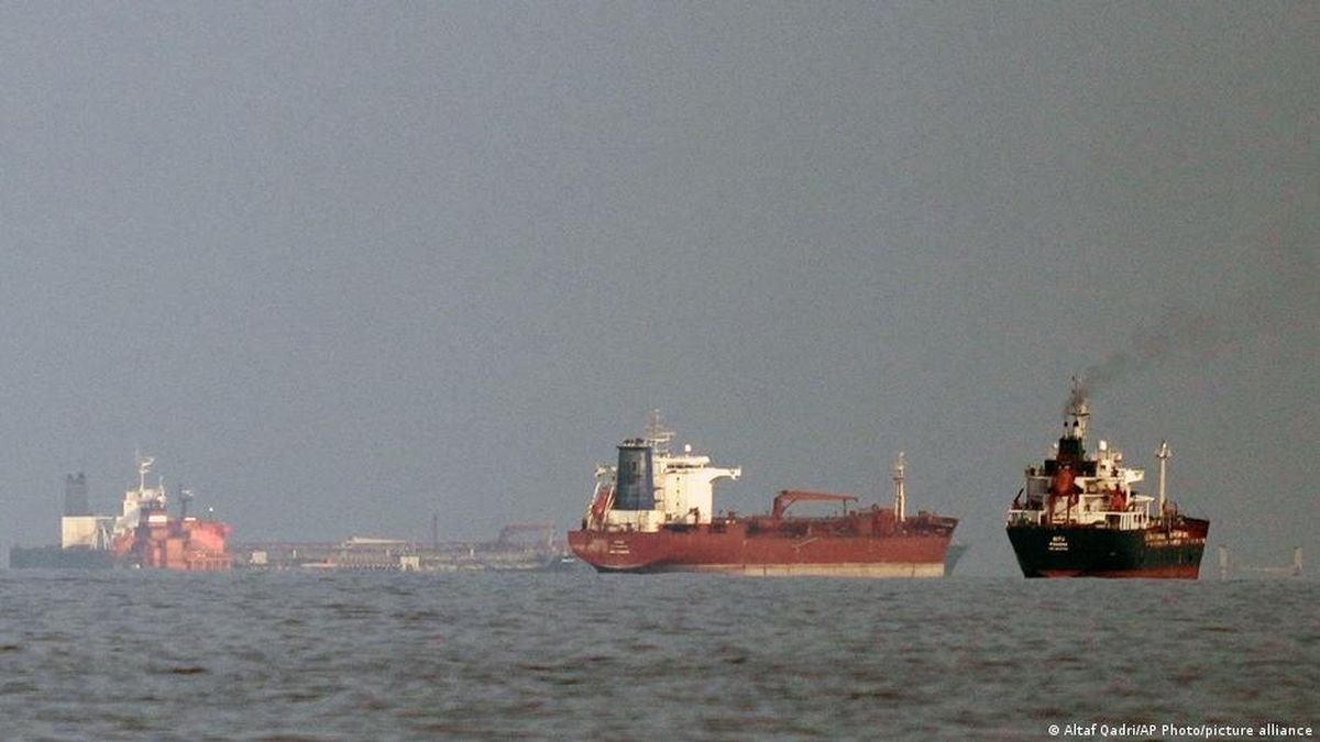 Trump Tuai Kritik: Sebut Blokade Selat Hormuz Seperti Bajak Laut yang Menguntungkan