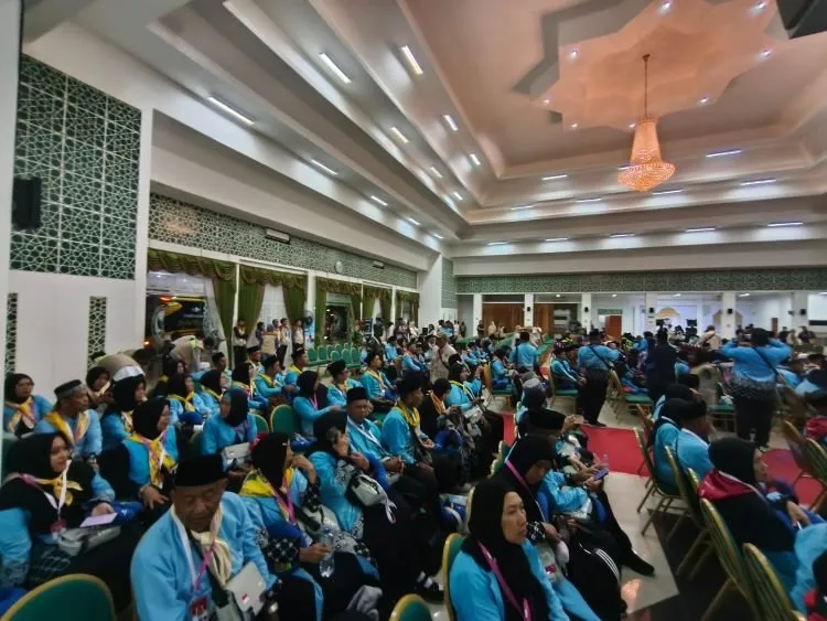 Kloter 1 Samarinda Berangkat: Layanan Lansia Bandara Sepinggan Perlu Konsistensi