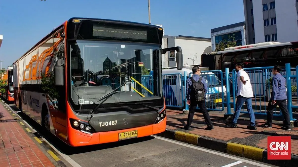 TransJakarta MRT dan LRT Jakarta Gratis Hari Ini: Hanya Gimmick?