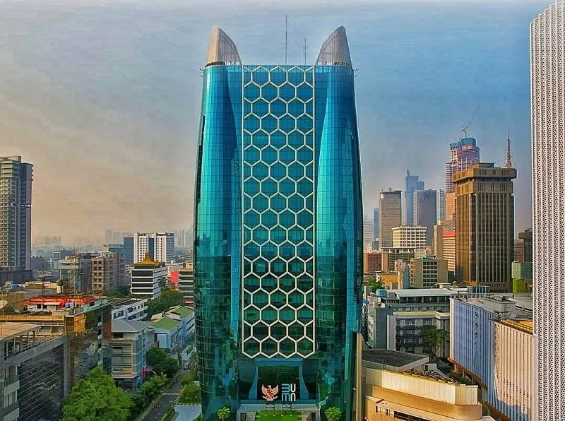 Gaji dan Tunjangan Kepala Kas Bank BUMN: Transparansi atau Beban Negara?