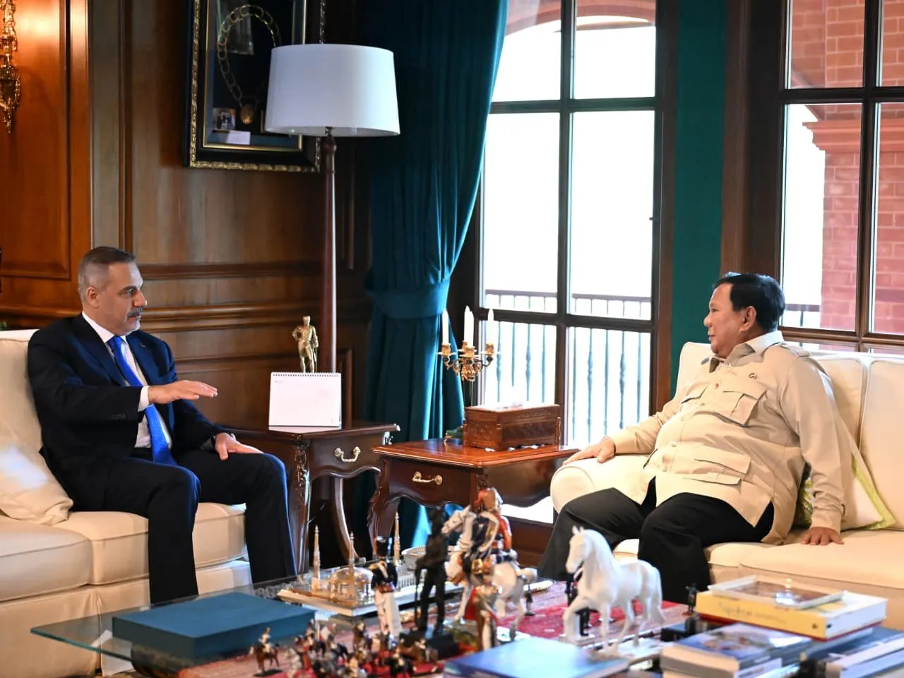 Prabowo Terima Menlu Türkiye di Hambalang: Diplomasi Personal atau Sekadar Seremoni?