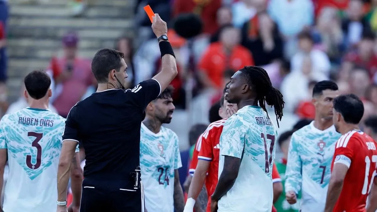Rafael Leao Kartu Merah: Aksi Brutal yang Nodai Persiapan Portugal