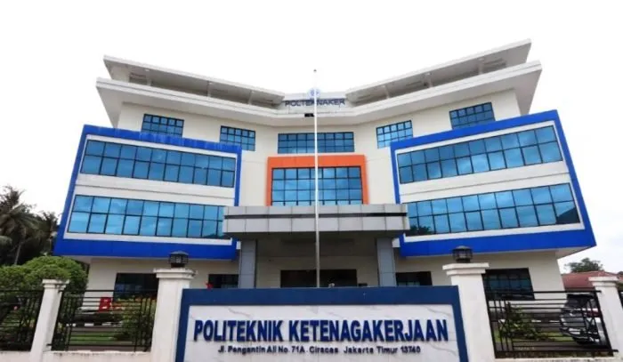 Mahasiswa Polteknaker Borong 10 Penghargaan Nasional, Relevansi Prestasi Jadi Sorotan