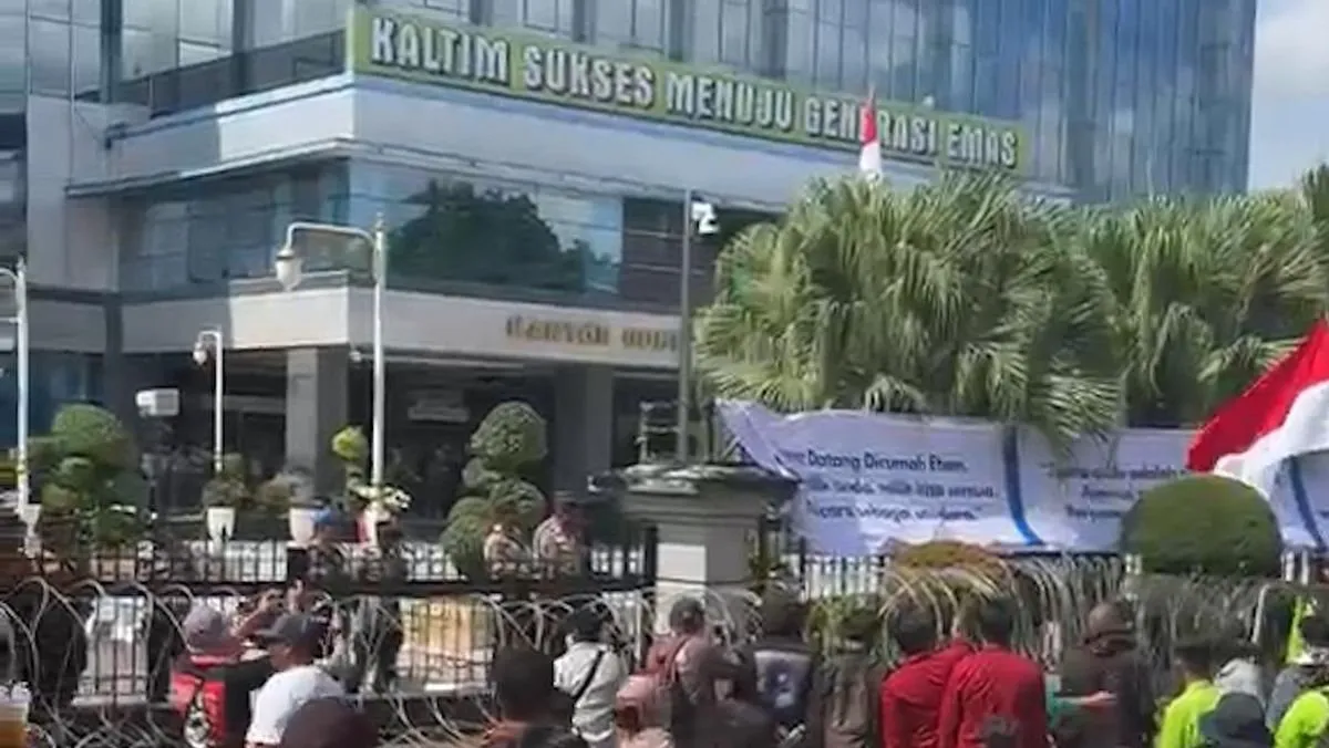 Aksi 21 April di Kantor Gubernur Kaltim: Massa Tuntut Respons Nyata Pemerintah