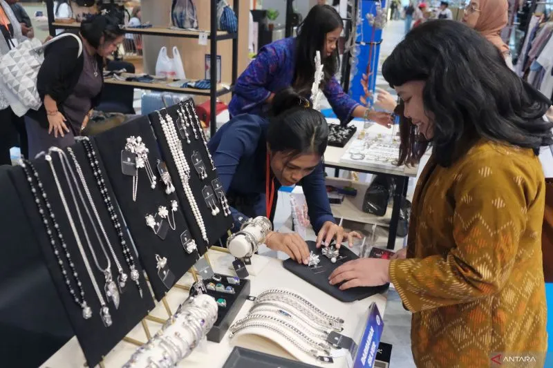 Untung Rugi Investasi Perak sebagai Alternatif Emas