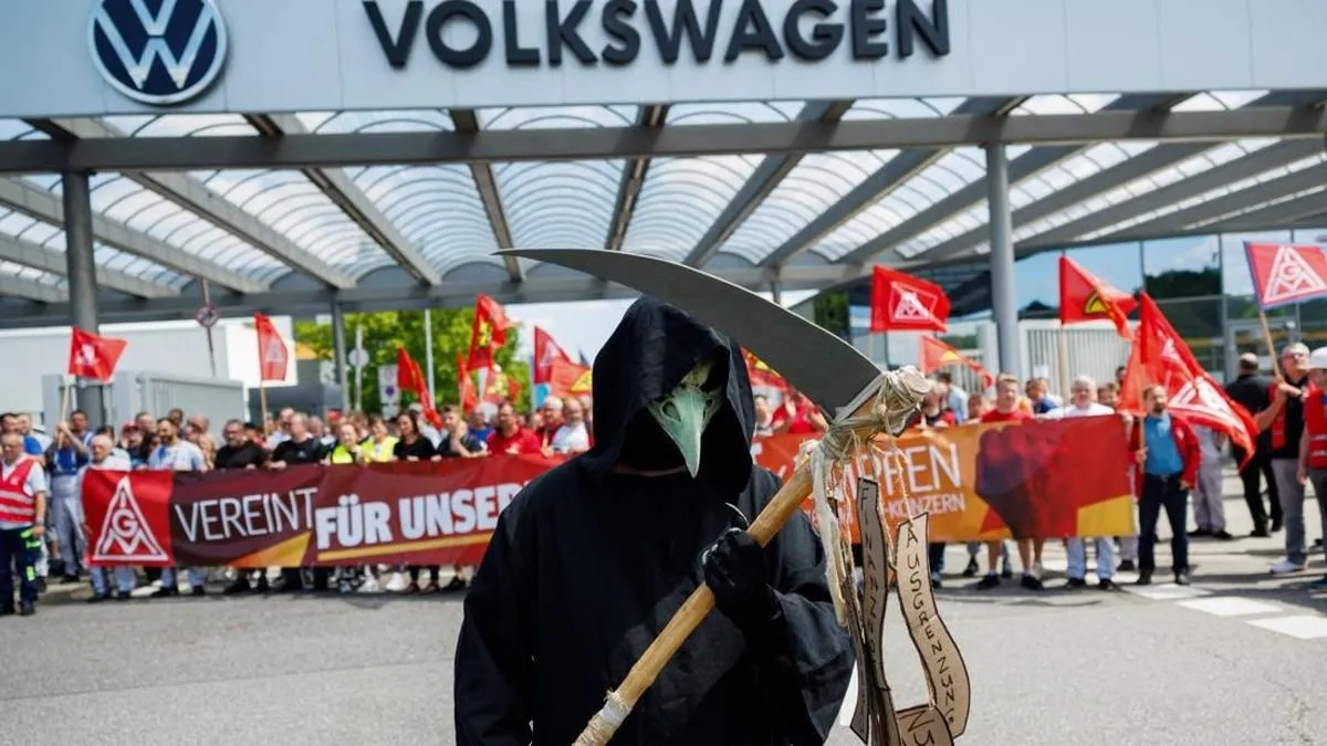 Pria Berkostum Grim Reaper Panjat Atap RS di Wales, Aksi Konyol yang Meresahkan